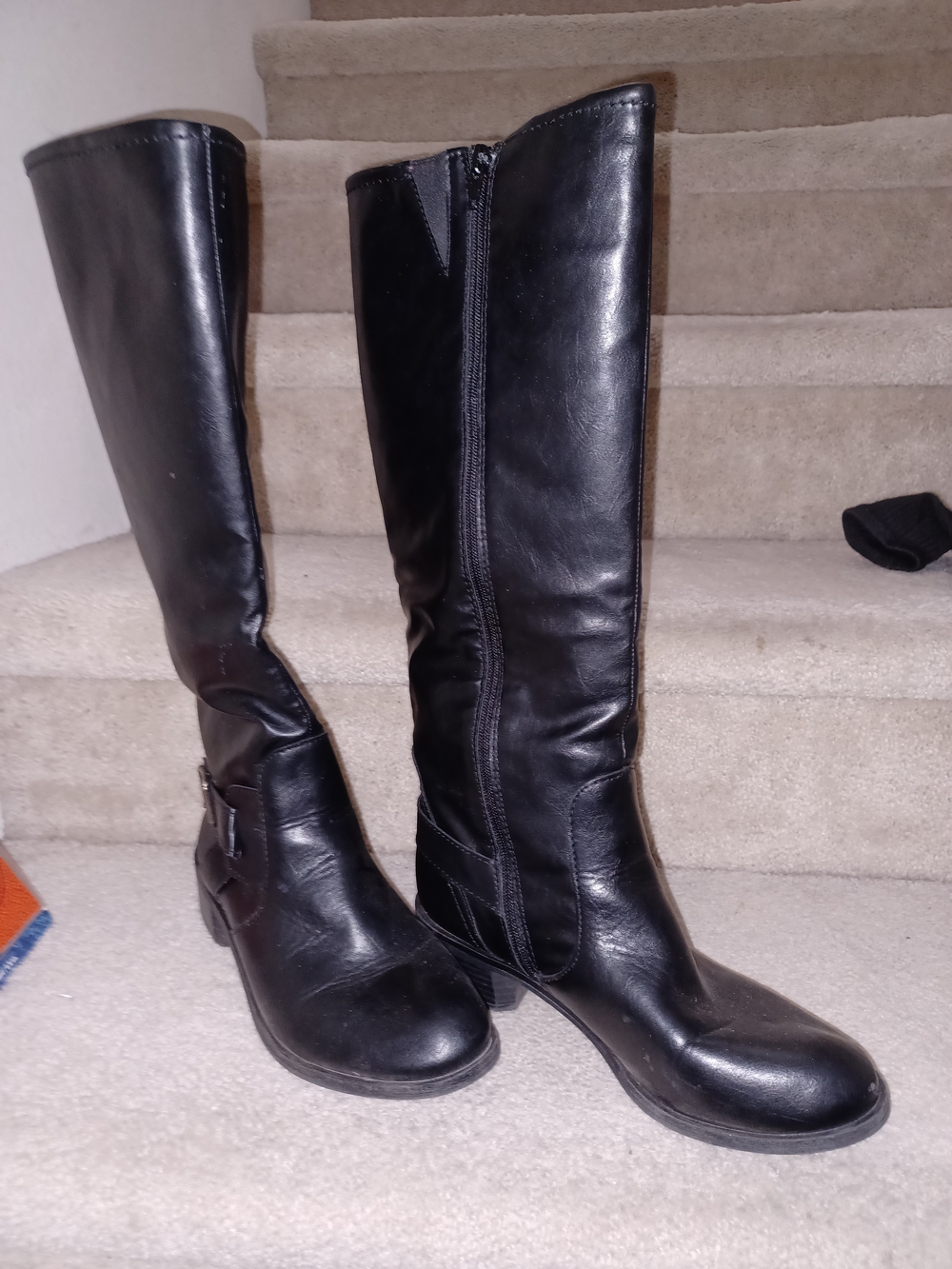 Arizona Jeans Classic Black Leather Knee-High Boots - Sleek Women's Riding Style